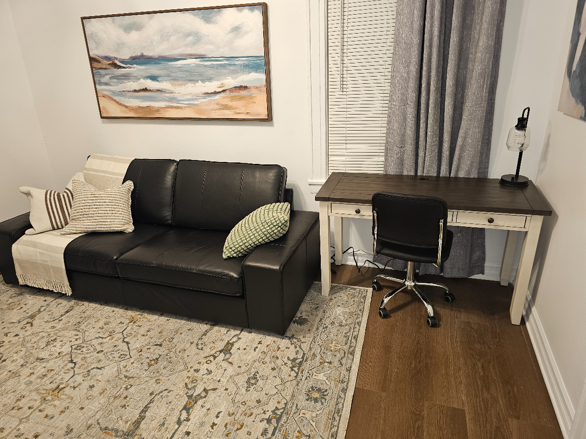Cozy 1 Bedroom Apartment in Queens Village - Experience Comfort and Convenience in this Charming Spa - Photo 1