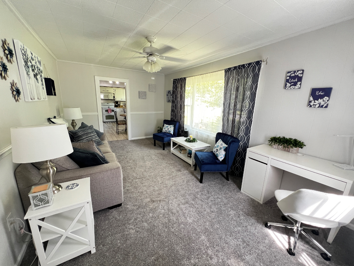 Cute Country Cottage (small dog ok) - Photo 2