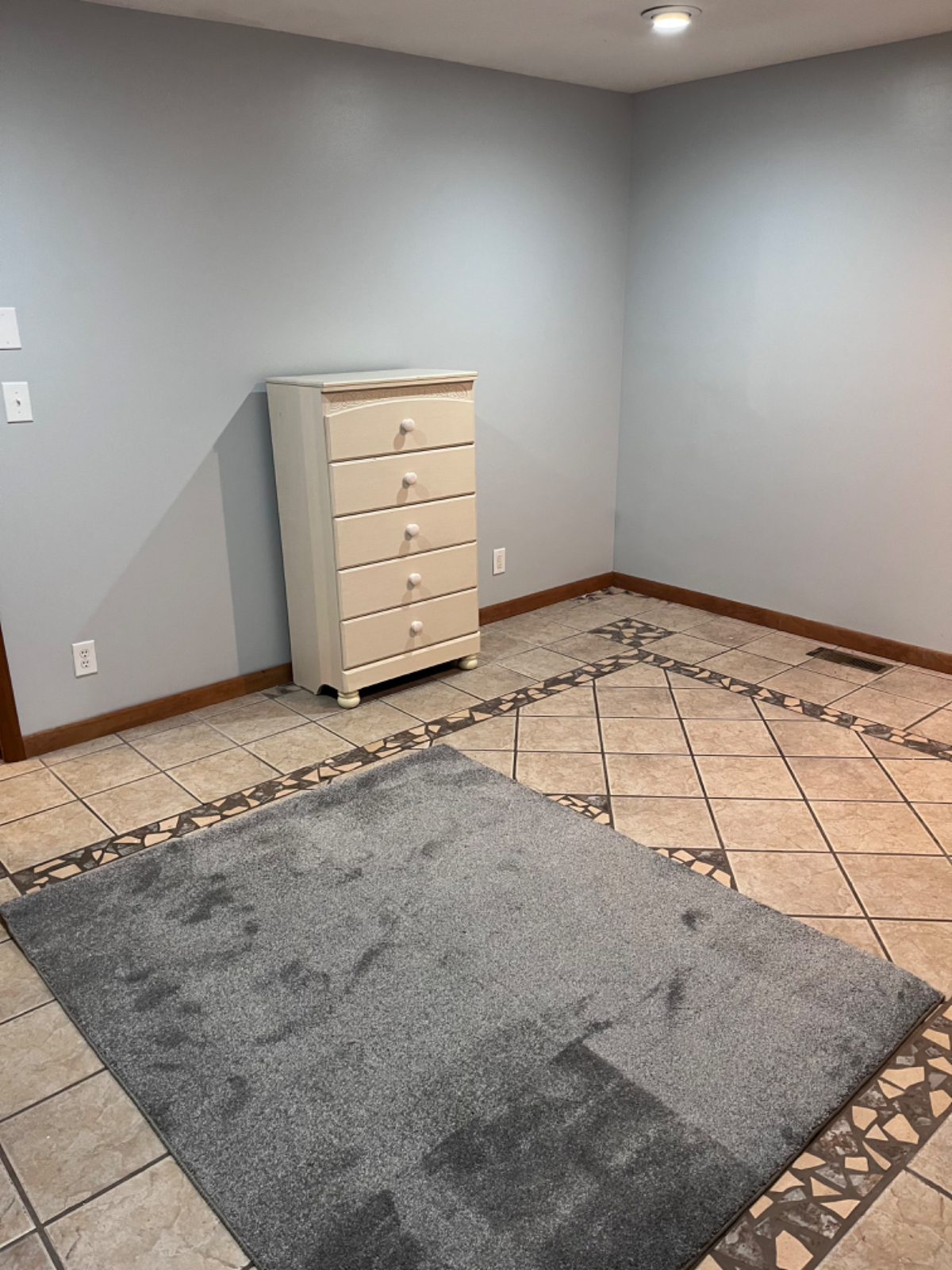Nice 2 BR/1 Bath Renovated Home - Photo 9