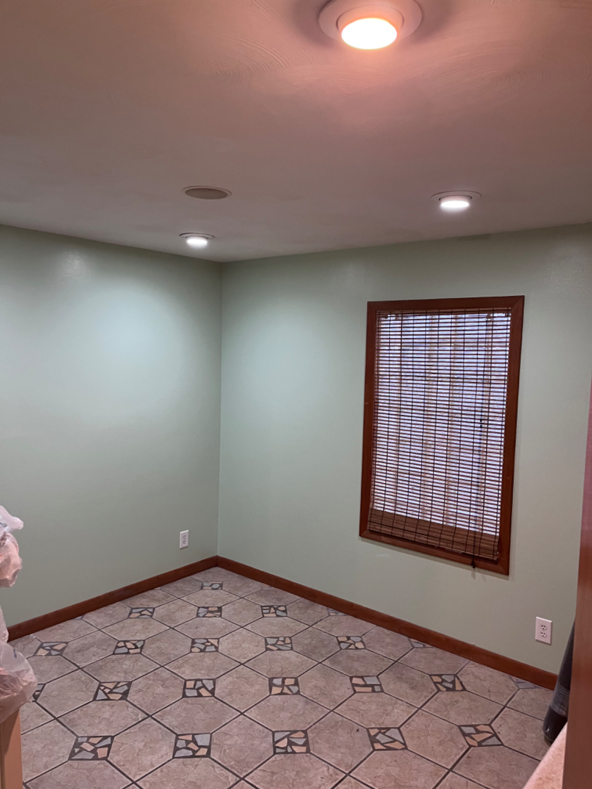 Nice 2 BR/1 Bath Renovated Home - Photo 12