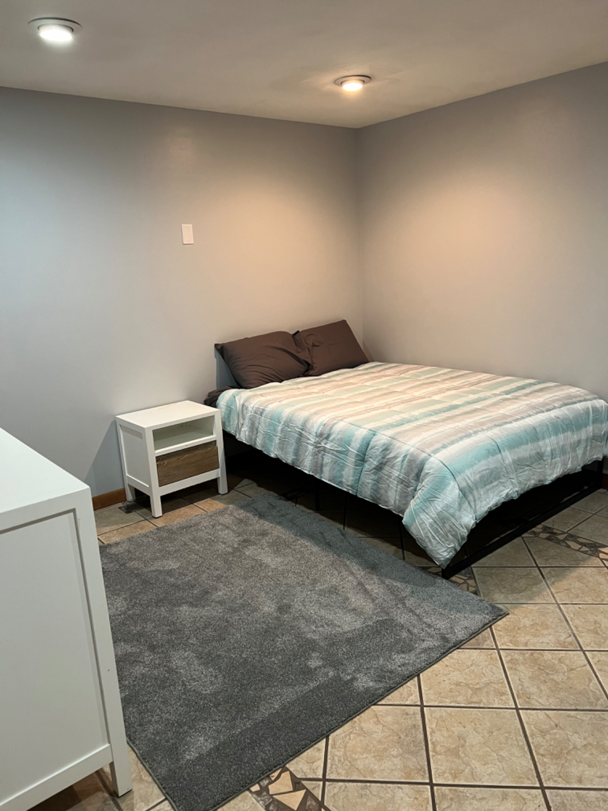 Nice 2 BR/1 Bath Renovated Home - Photo 3