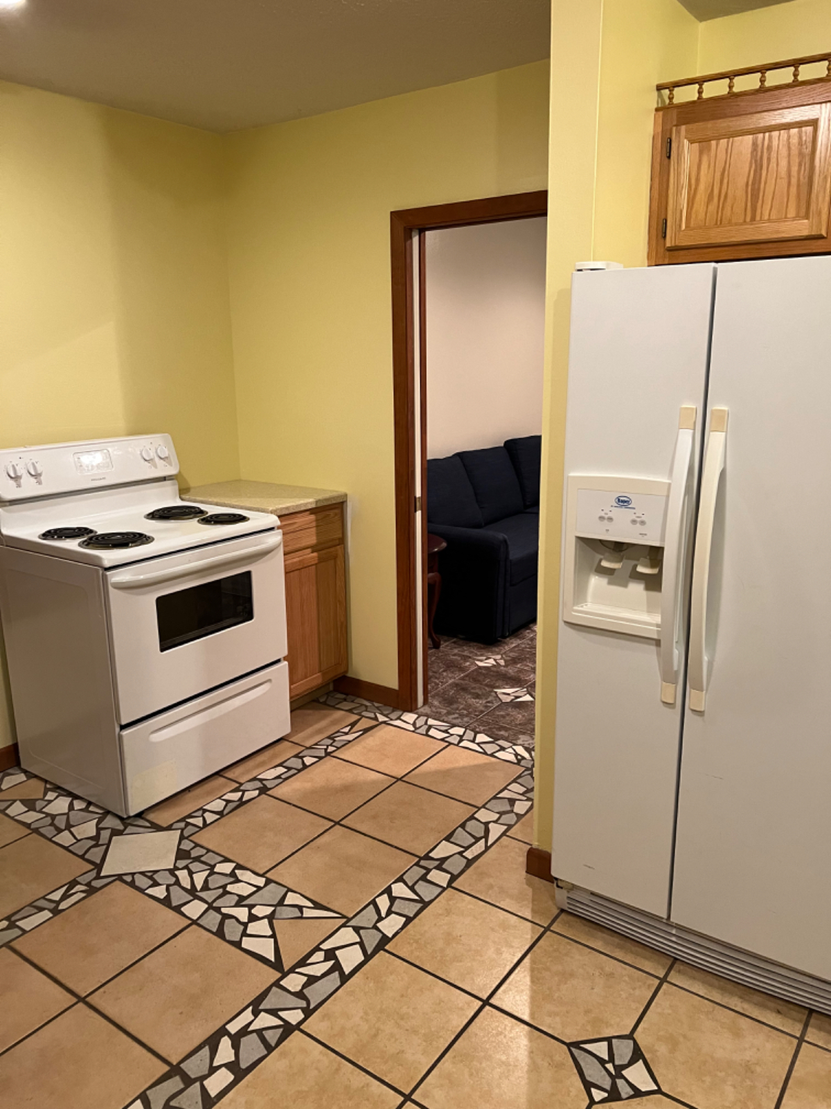 Nice 2 BR/1 Bath Renovated Home - Photo 4