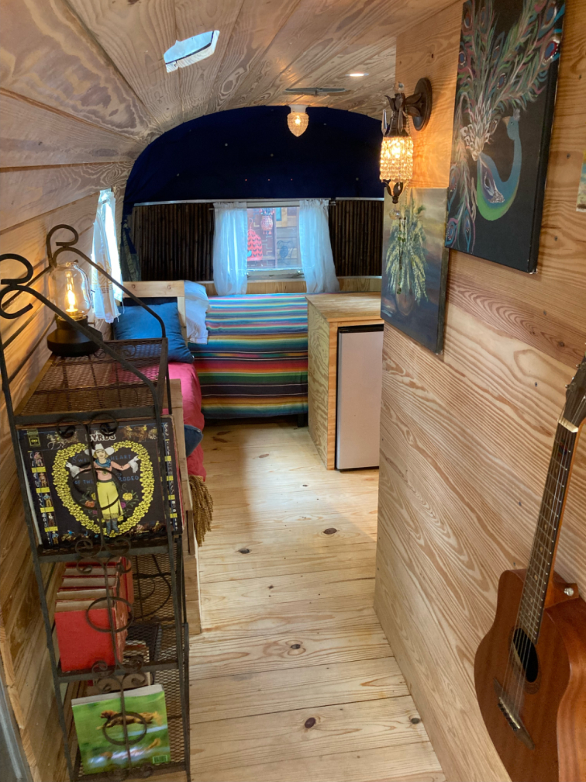 Tree-lined Stay in Central Austin near bus stop Studio - Photo 5