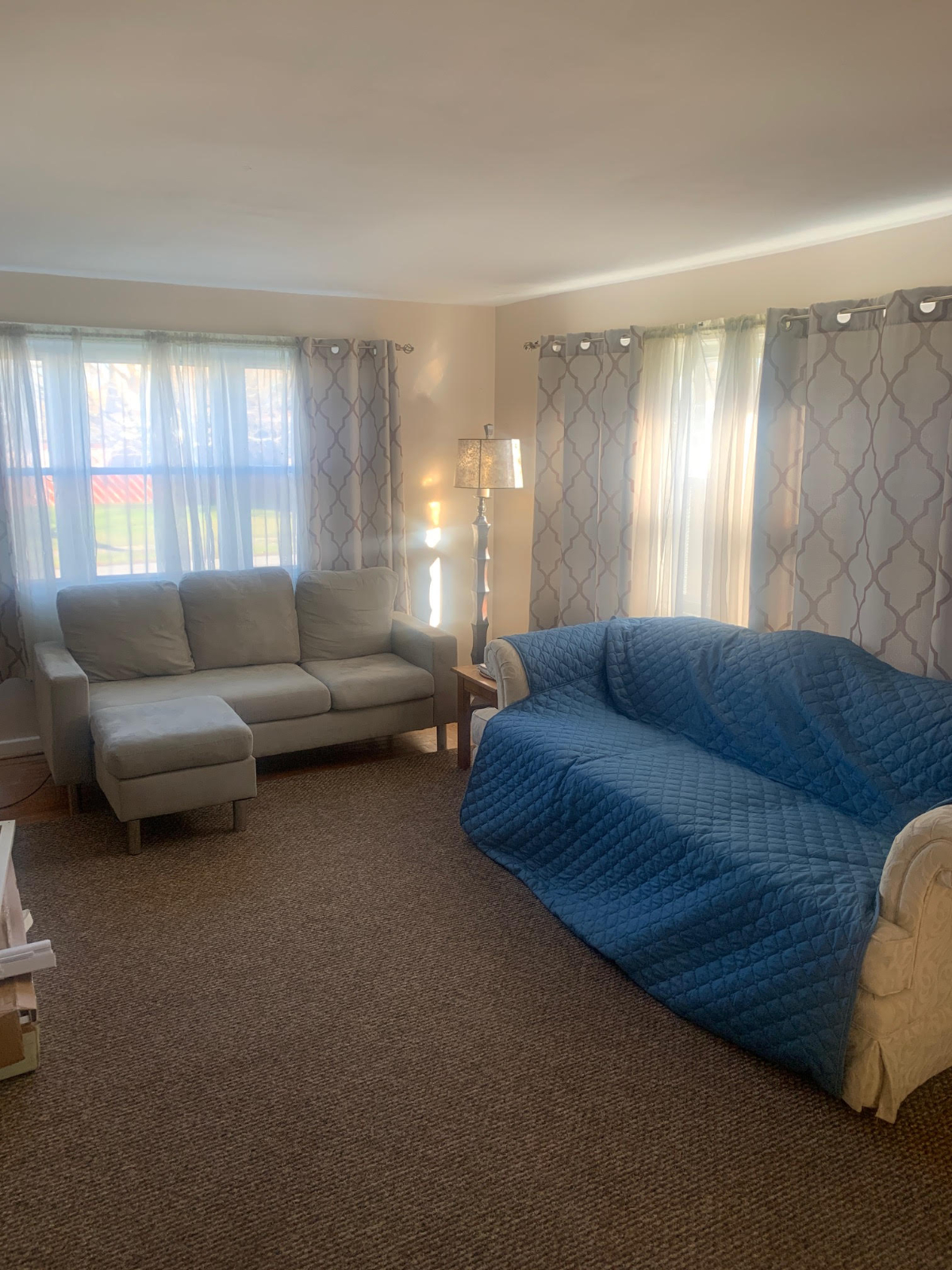 4 Bedroom House, bedrooms rented individually. 1 bedroom/bath 1st Floor 3 bedroom/bath 2nd floor Sha - Photo 3