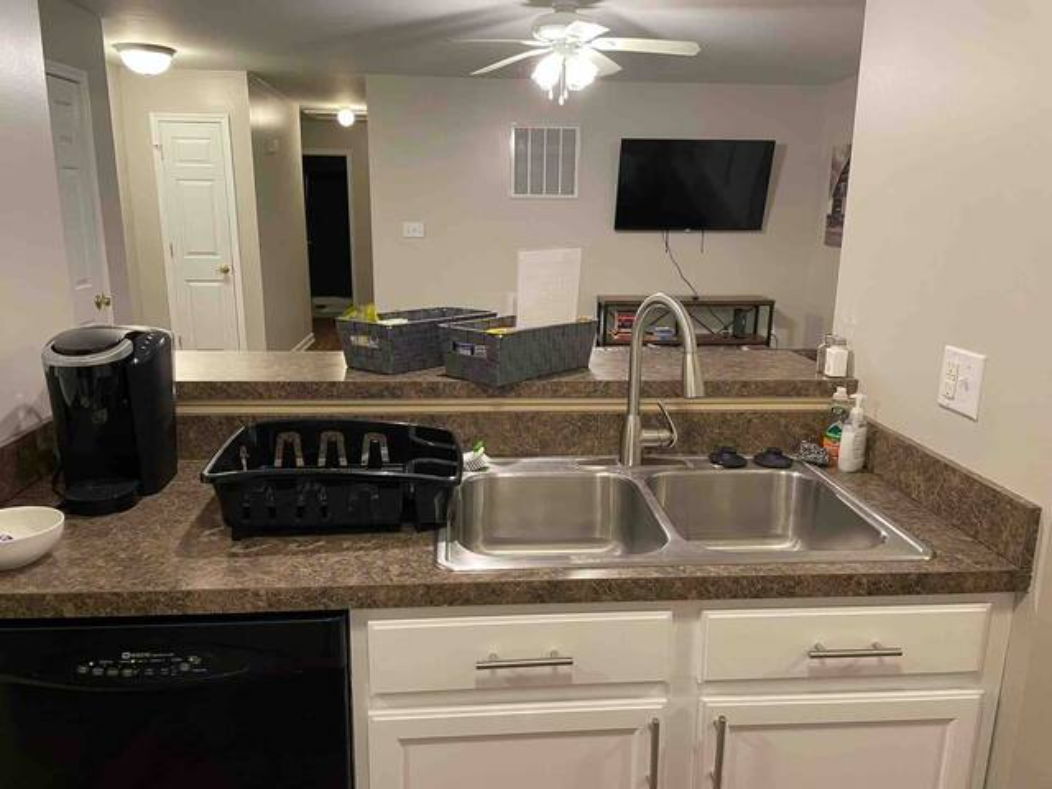 Cheerful 3-Bedroom Home in Martinsburg - Photo 6