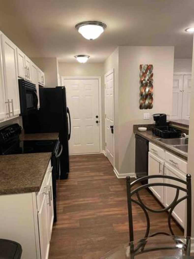 Cheerful 3-Bedroom Home in Martinsburg - Photo 8