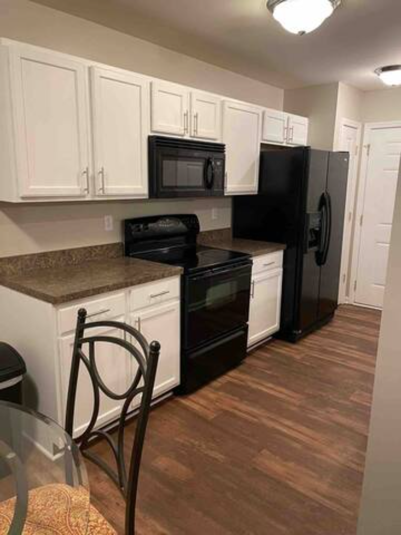 Cheerful 3-Bedroom Home in Martinsburg - Photo 9