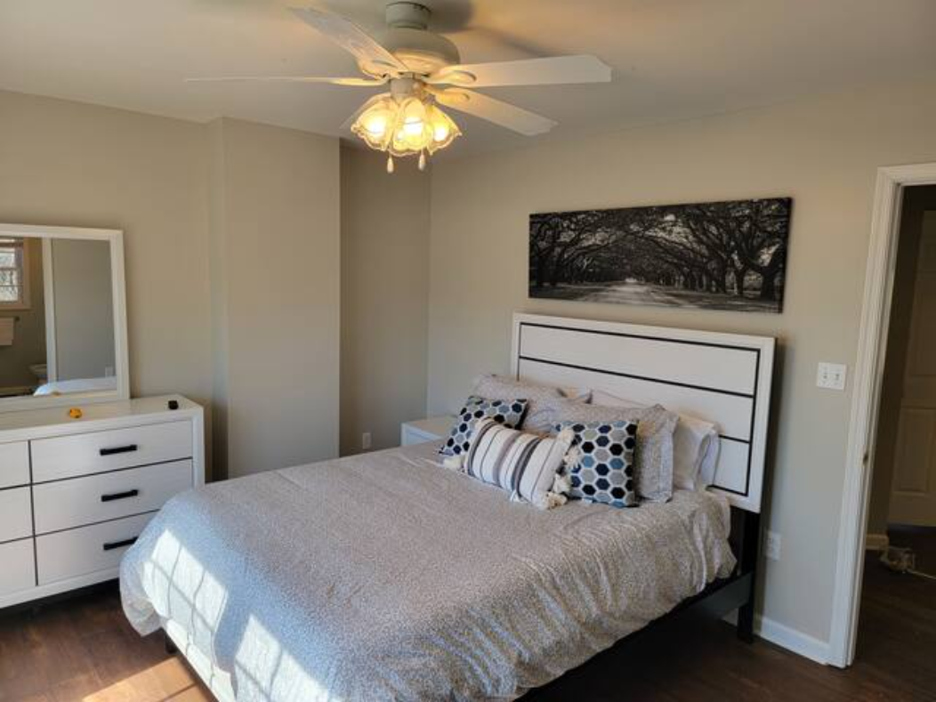 Cheerful 3-Bedroom Home in Martinsburg - Photo 2