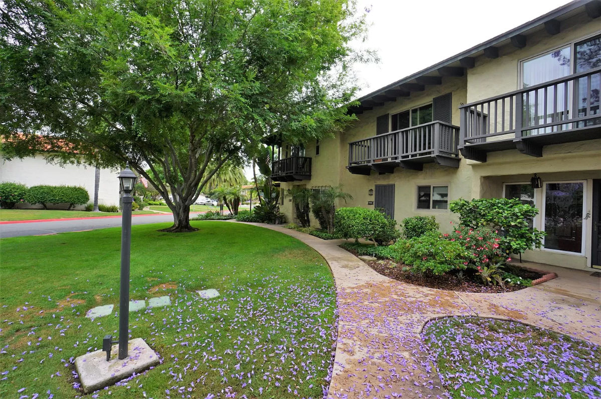 Spanish Style San Diego Home near beaches - Photo 5