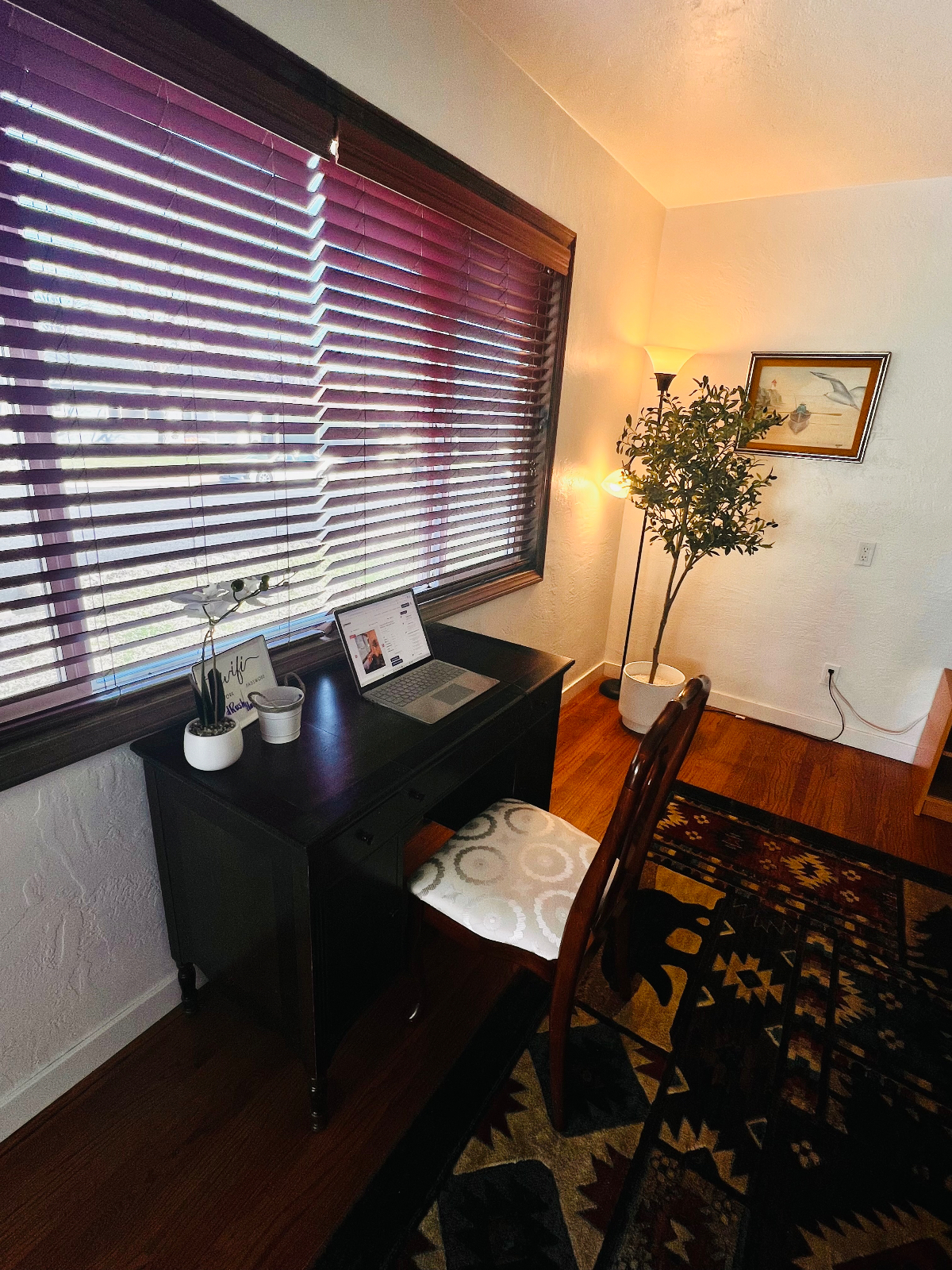 Clean and Fully Furnished 2 Bedroom, 1 Bathroom House - Photo 4