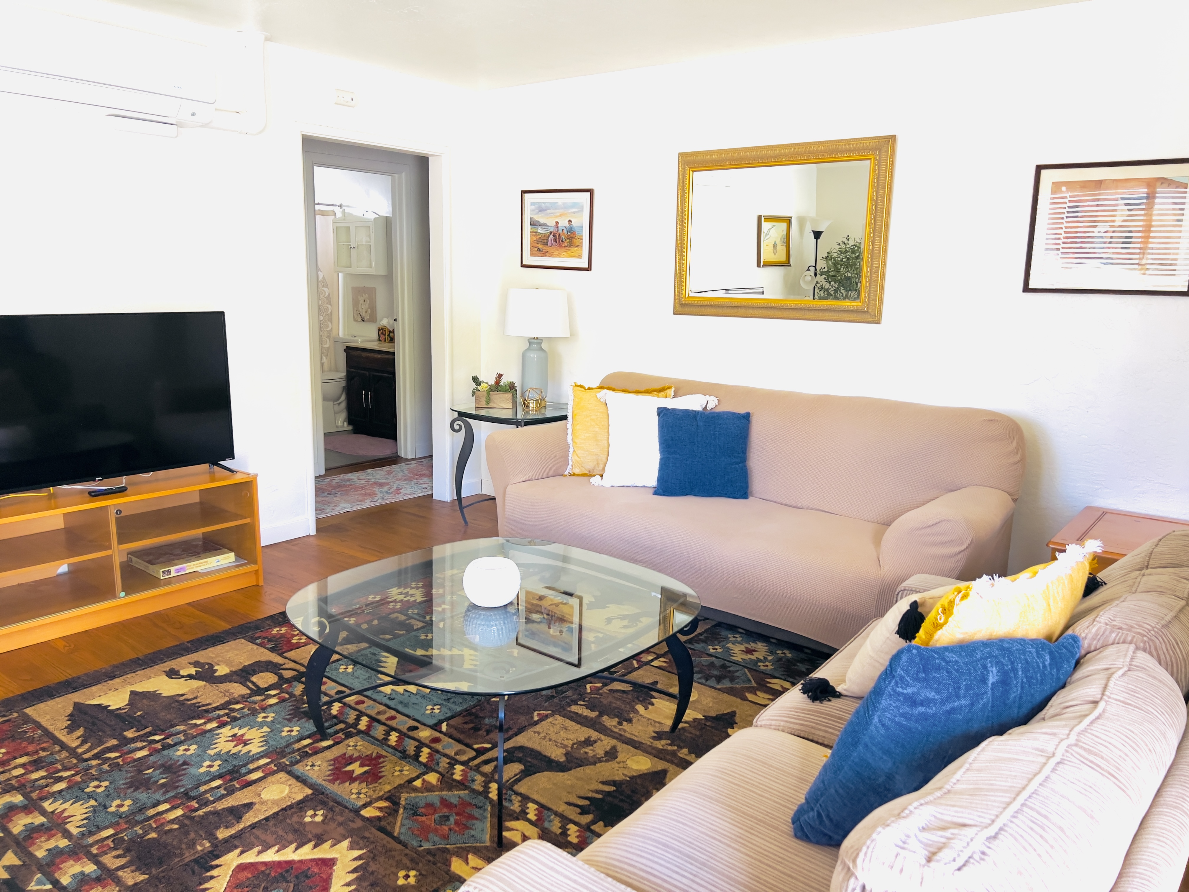 Clean and Fully Furnished 2 Bedroom, 1 Bathroom House - Photo 1