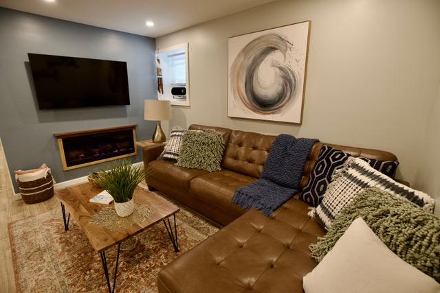 Stylish and Convenient 2-Bedroom Apartment in Queens - Recently Renovated with Beach and Hospital Pr - Photo 4
