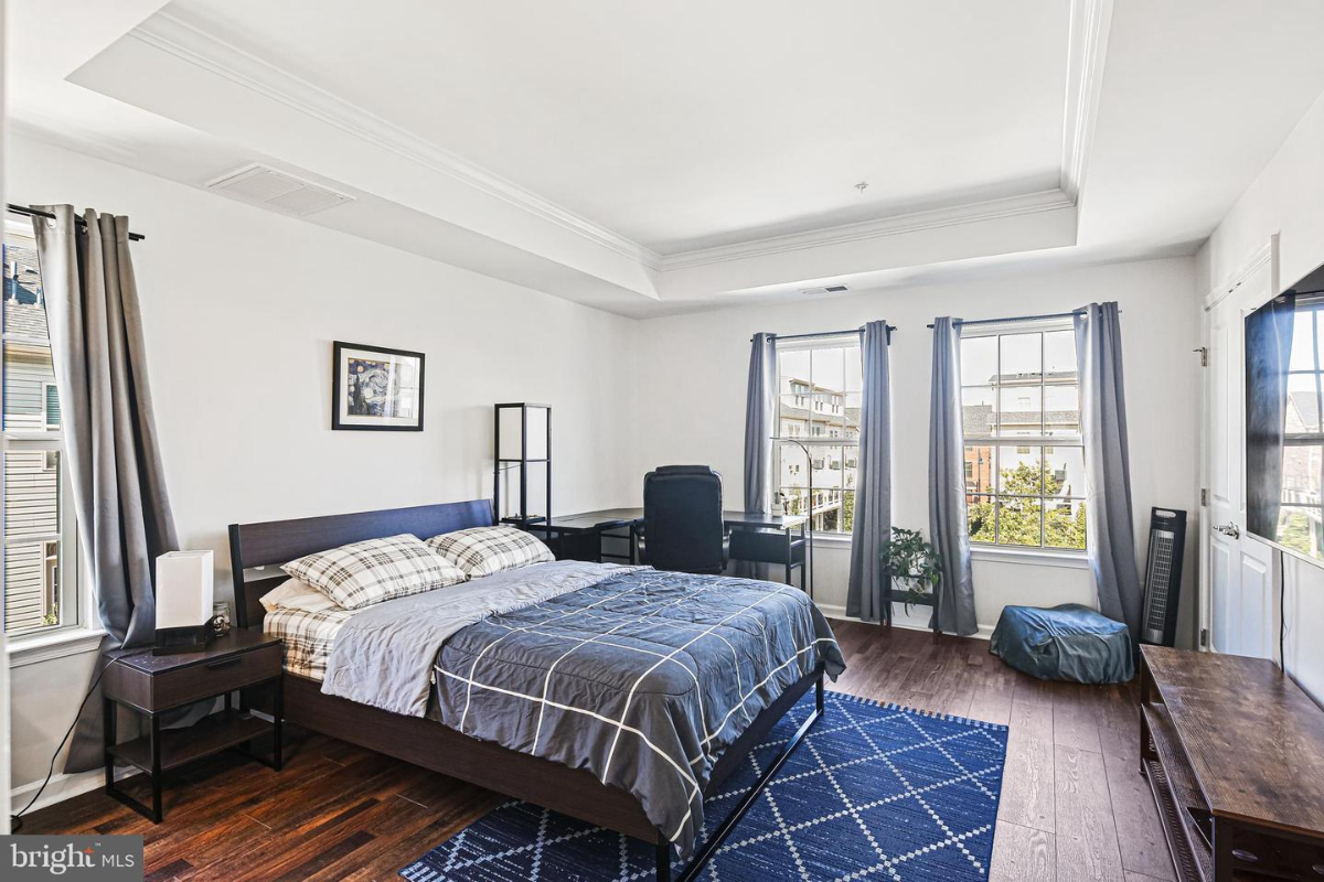 Private Room and Bath 5 min from Hopkins Hospital