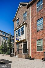 Entire Townhome mins near Hopkins Hospital
