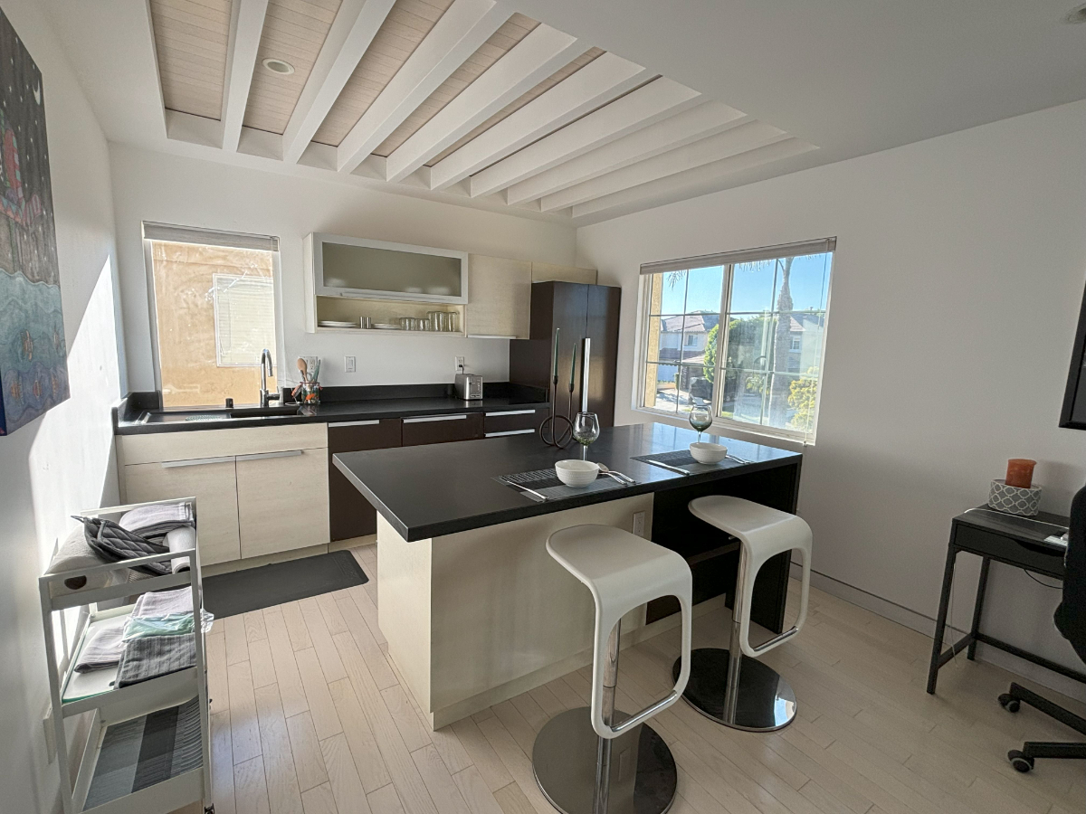 Luxury Hilltop With a View near Poway and Rancho Bernardo - Photo 4