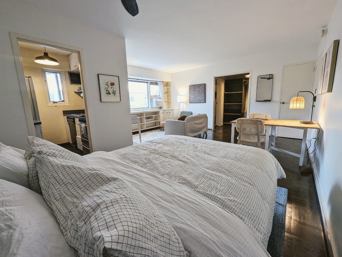Spacious Furnished Studio with Amazing Views - Photo 3