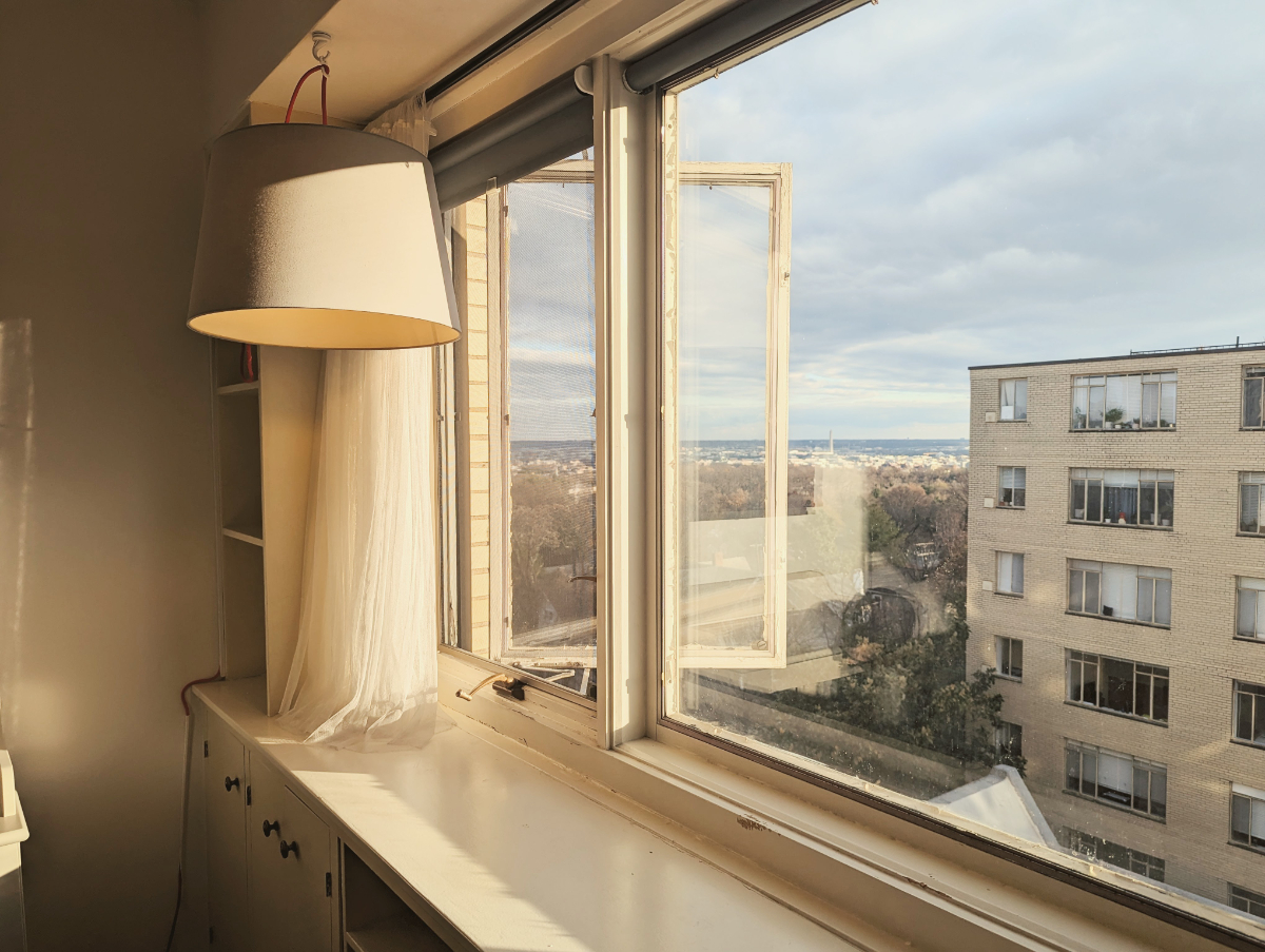 Spacious Furnished Studio with Amazing Views - Photo 7