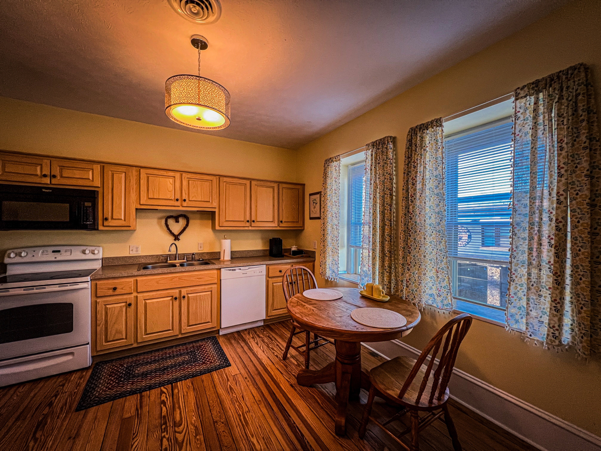 Spacious 2BR in the Heart of a Vibrant Downtown - Photo 2