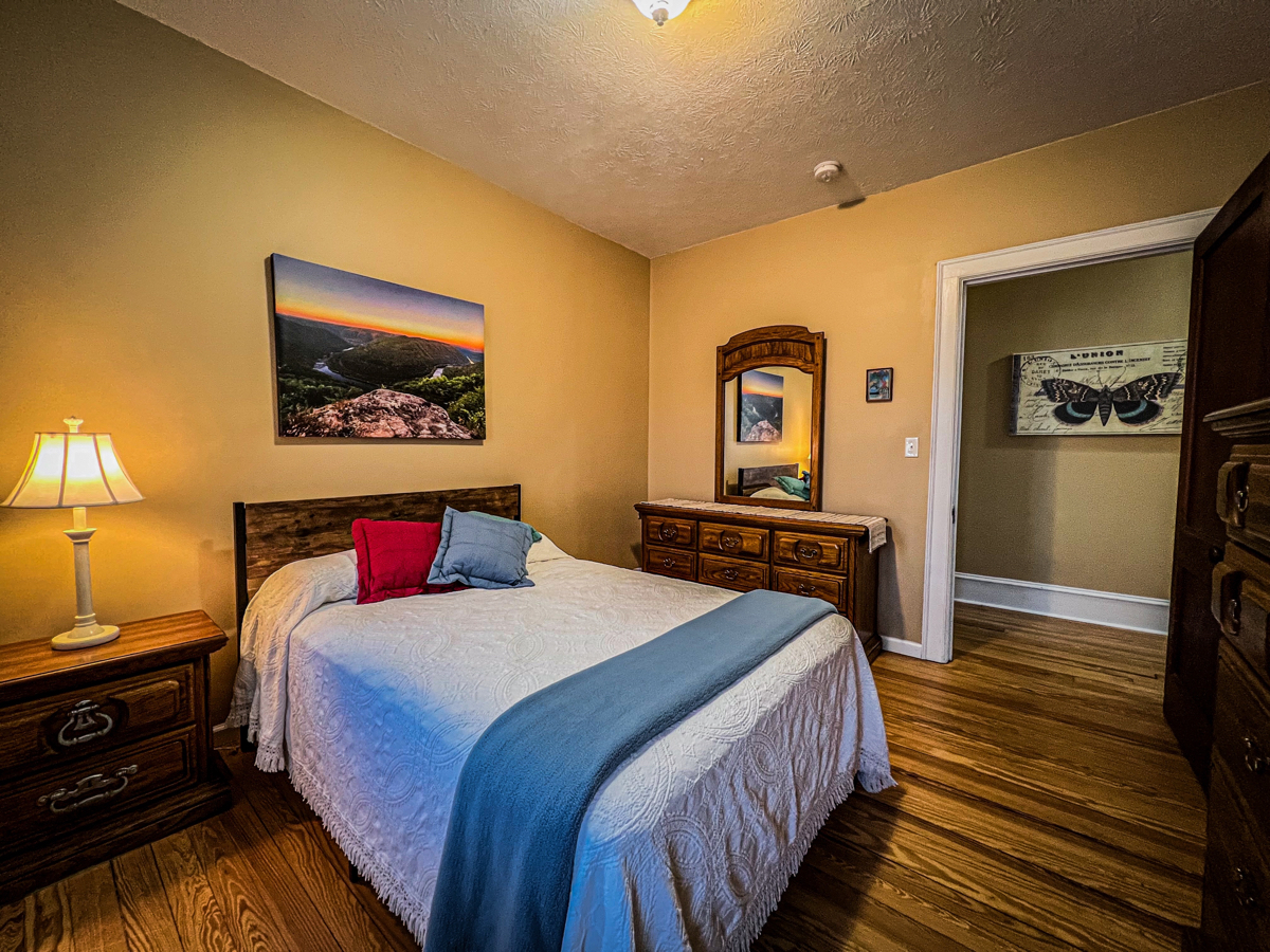 Spacious 2BR in the Heart of a Vibrant Downtown - Photo 4