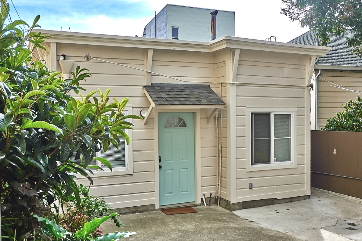 Entire Cottage in Nob Hill - Quiet and Private - Photo 1