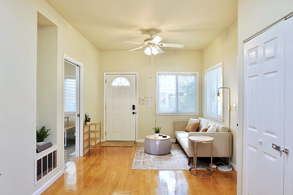 Entire Cottage in Nob Hill - Quiet and Private - Photo 4