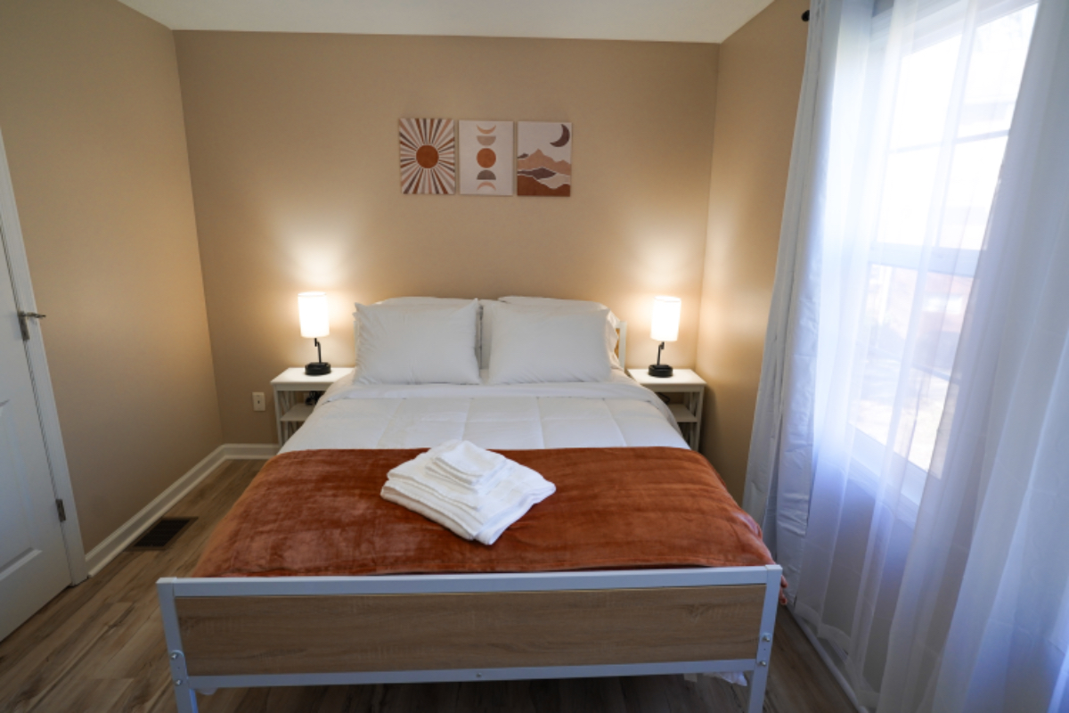 NEW Spacious Safe Townhouse 1 mi to Hospitals - Photo 4