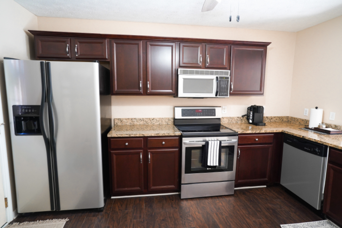 NEW Spacious Safe Townhouse 1 mi to Hospitals - Photo 7