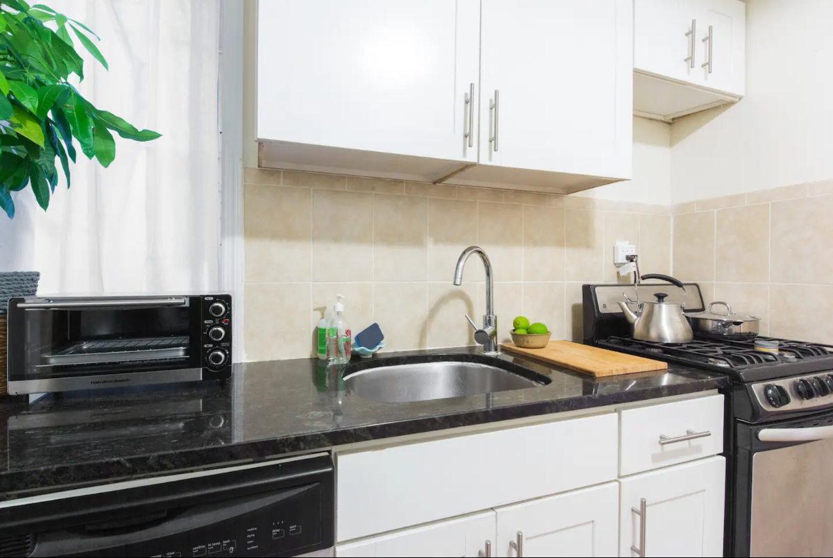2 Bedroom plus flex room 1 bath in Williamsburg Brooklyn - Photo 2