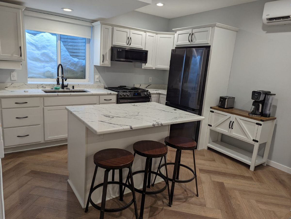 New updated Apartment pet friendly. - Photo 3