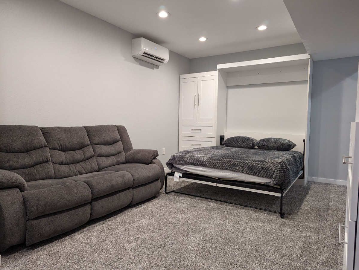 New updated Apartment pet friendly. - Photo 6