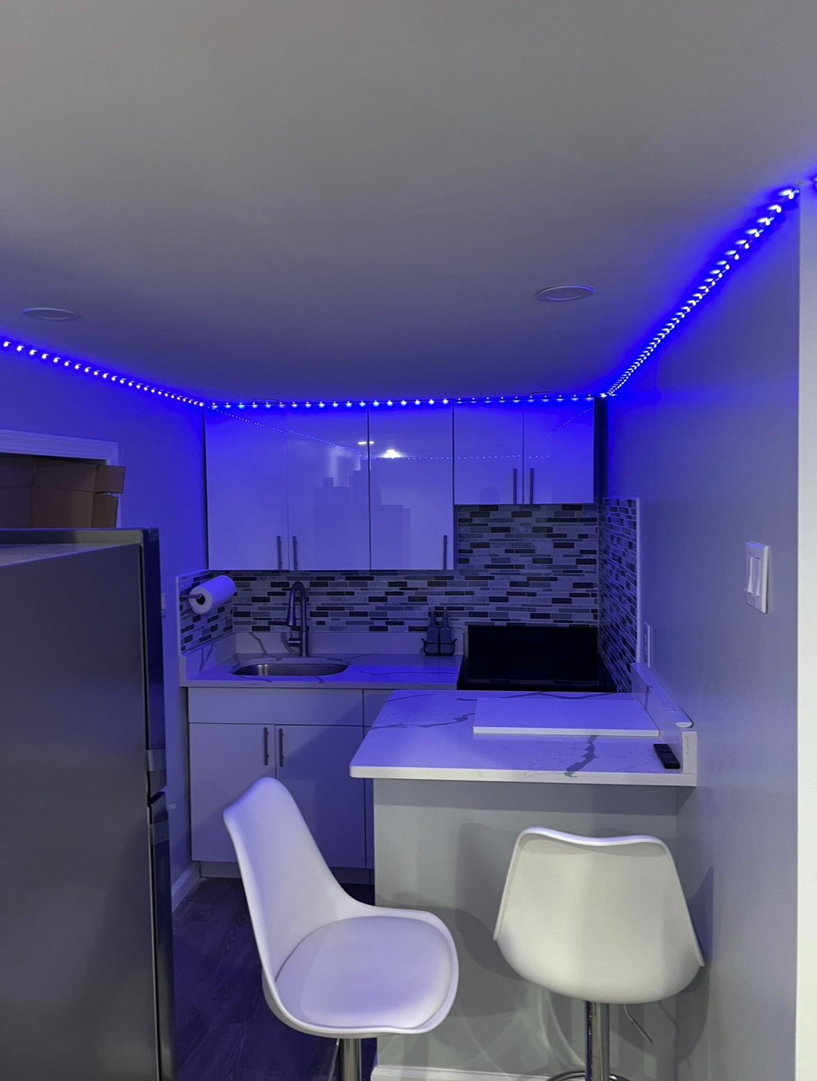 Modern style furnish studio apartment in quiet neighborhood - Photo 6