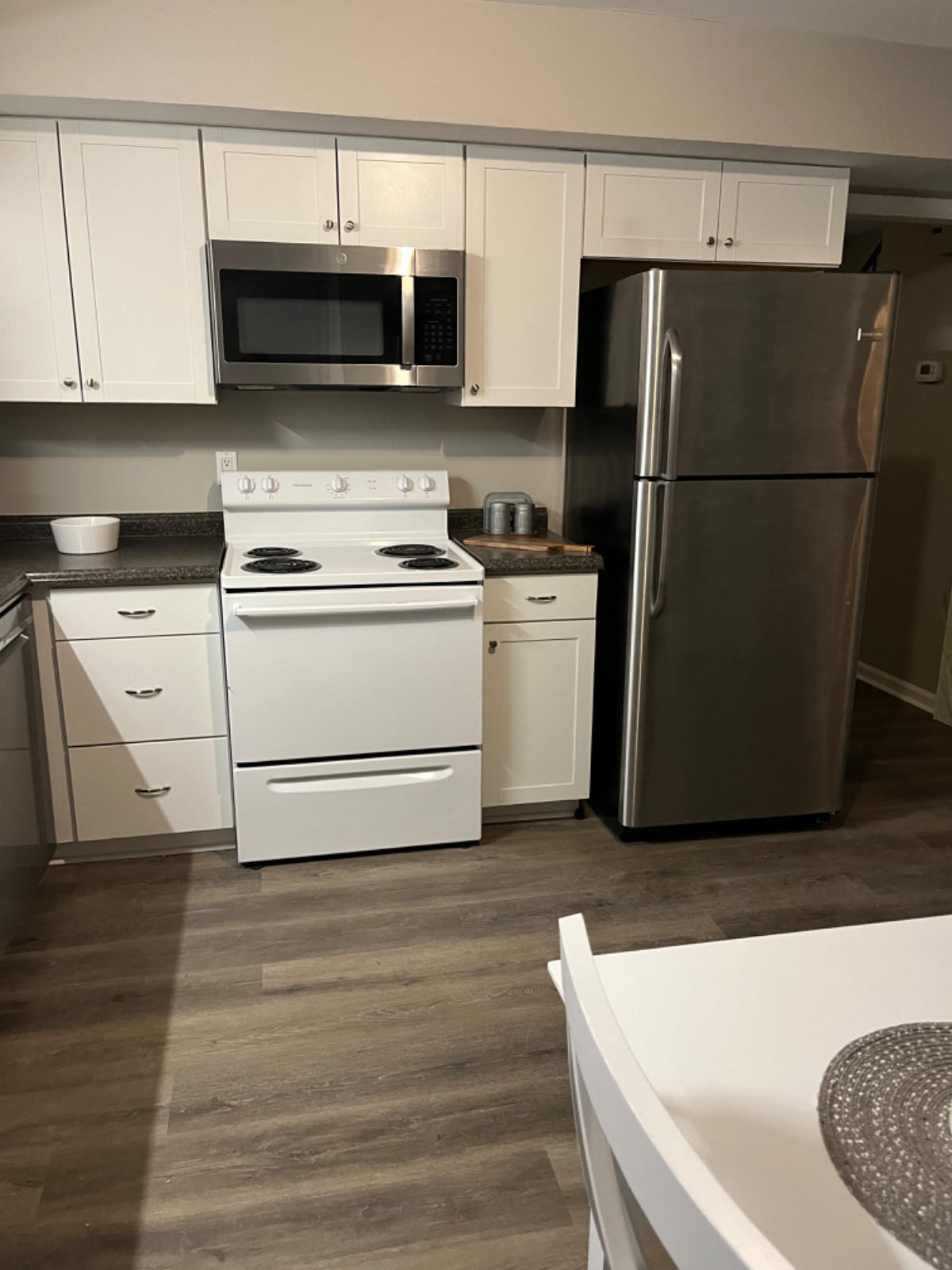 Roanoke B | Furnished Finder