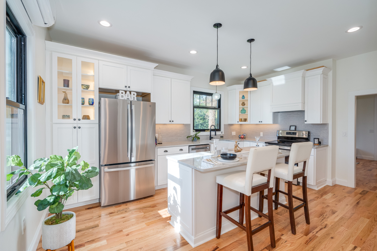 1850 House Modern Meets Historic - Photo 3