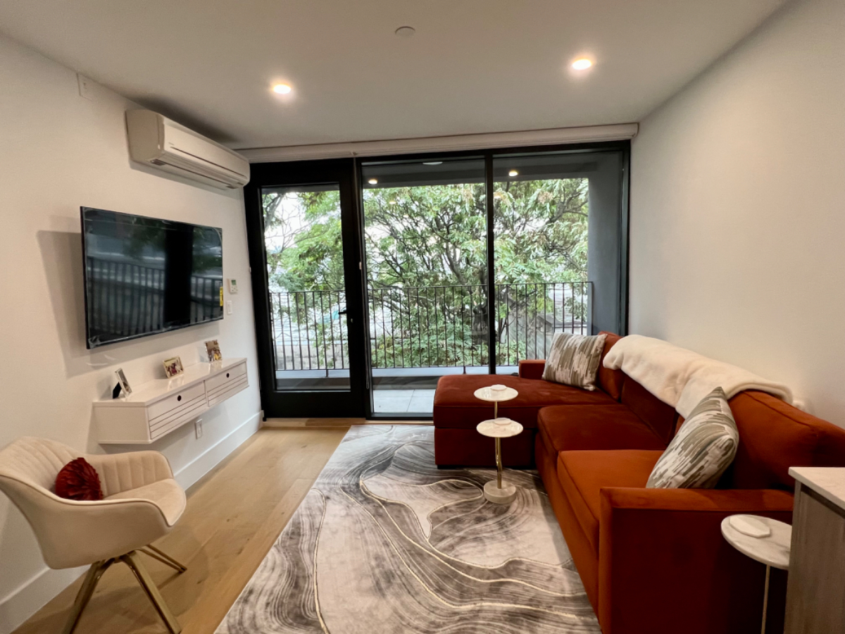 GORGEOUS RECENT CONSTRUCTION WITH NYC SKYLINE VIEWS - Photo 6