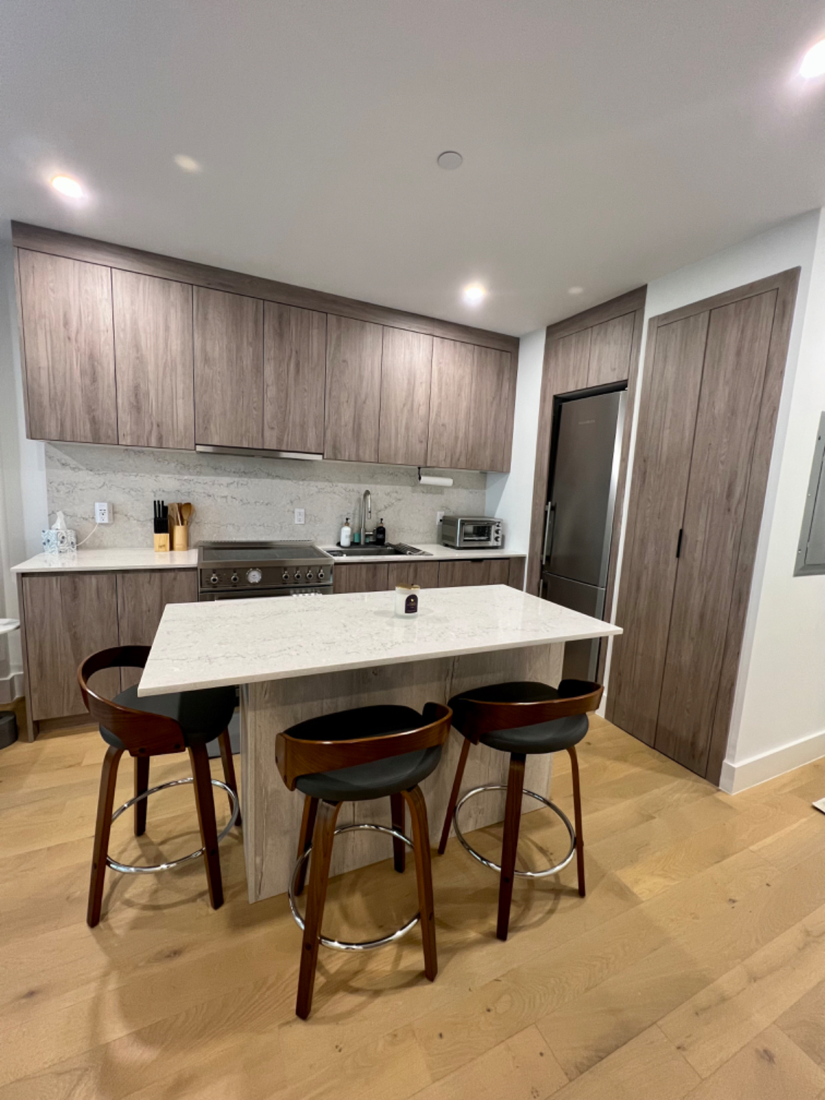 GORGEOUS RECENT CONSTRUCTION WITH NYC SKYLINE VIEWS - Photo 5
