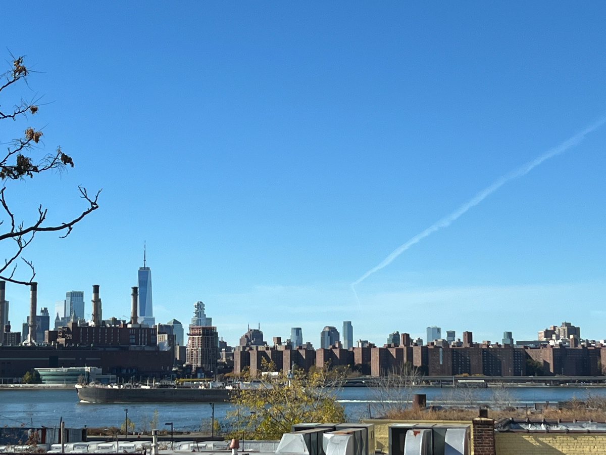 GORGEOUS RECENT CONSTRUCTION WITH NYC SKYLINE VIEWS - Photo 12