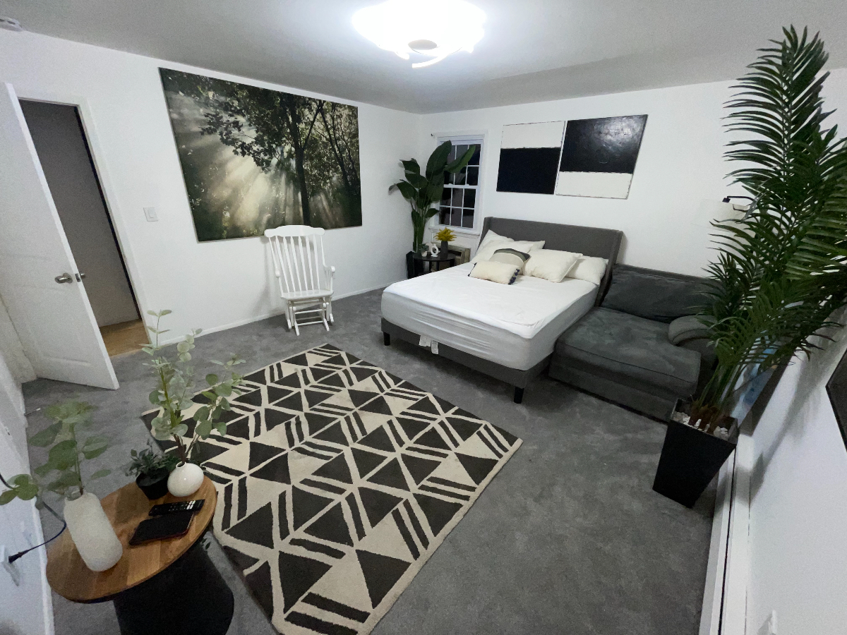Newly renovated BR/Private/ Shared BA/Close Transportation - Photo 2