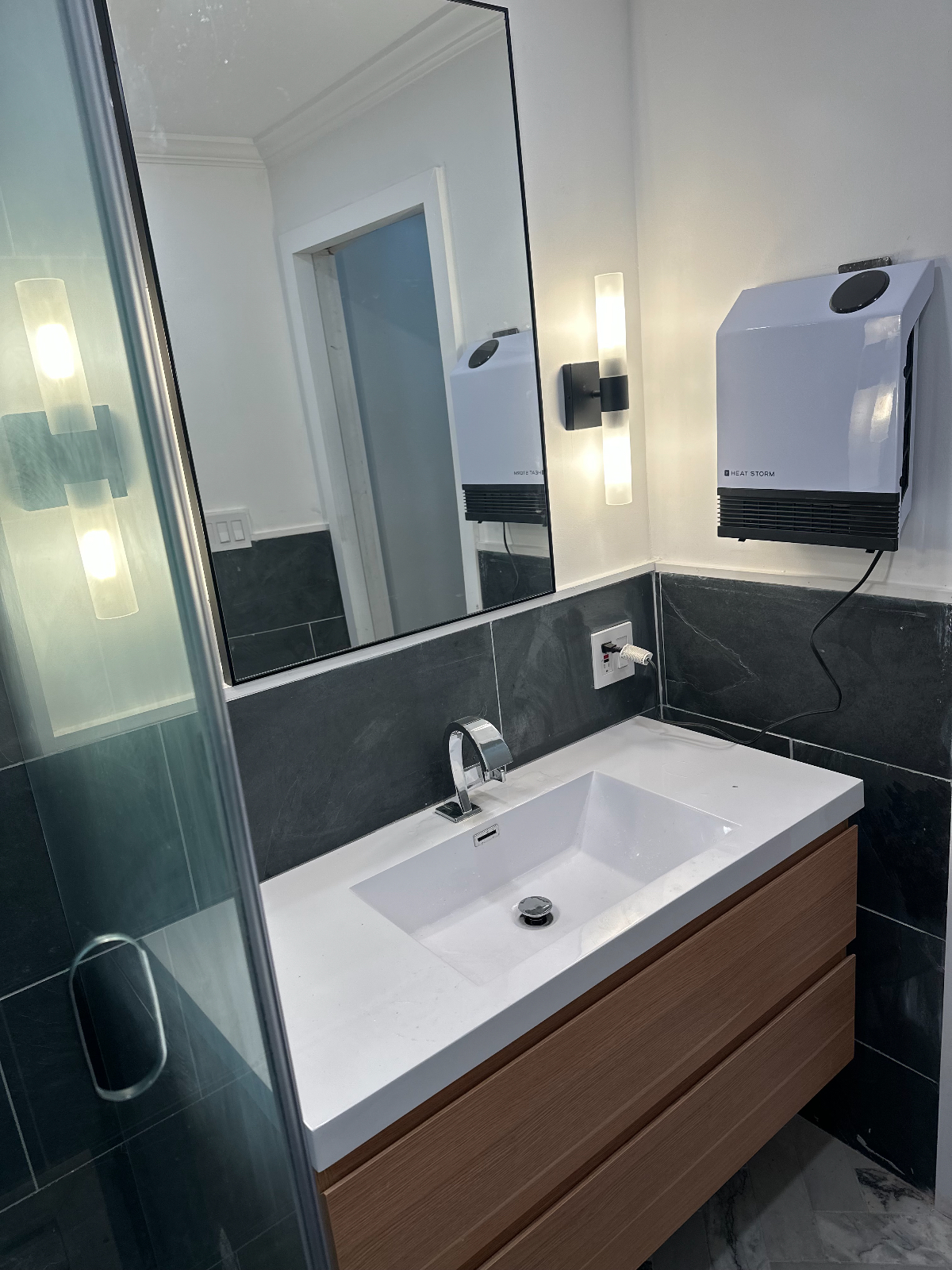 Newly renovated BR/Private/ Shared BA/Close Transportation - Photo 5
