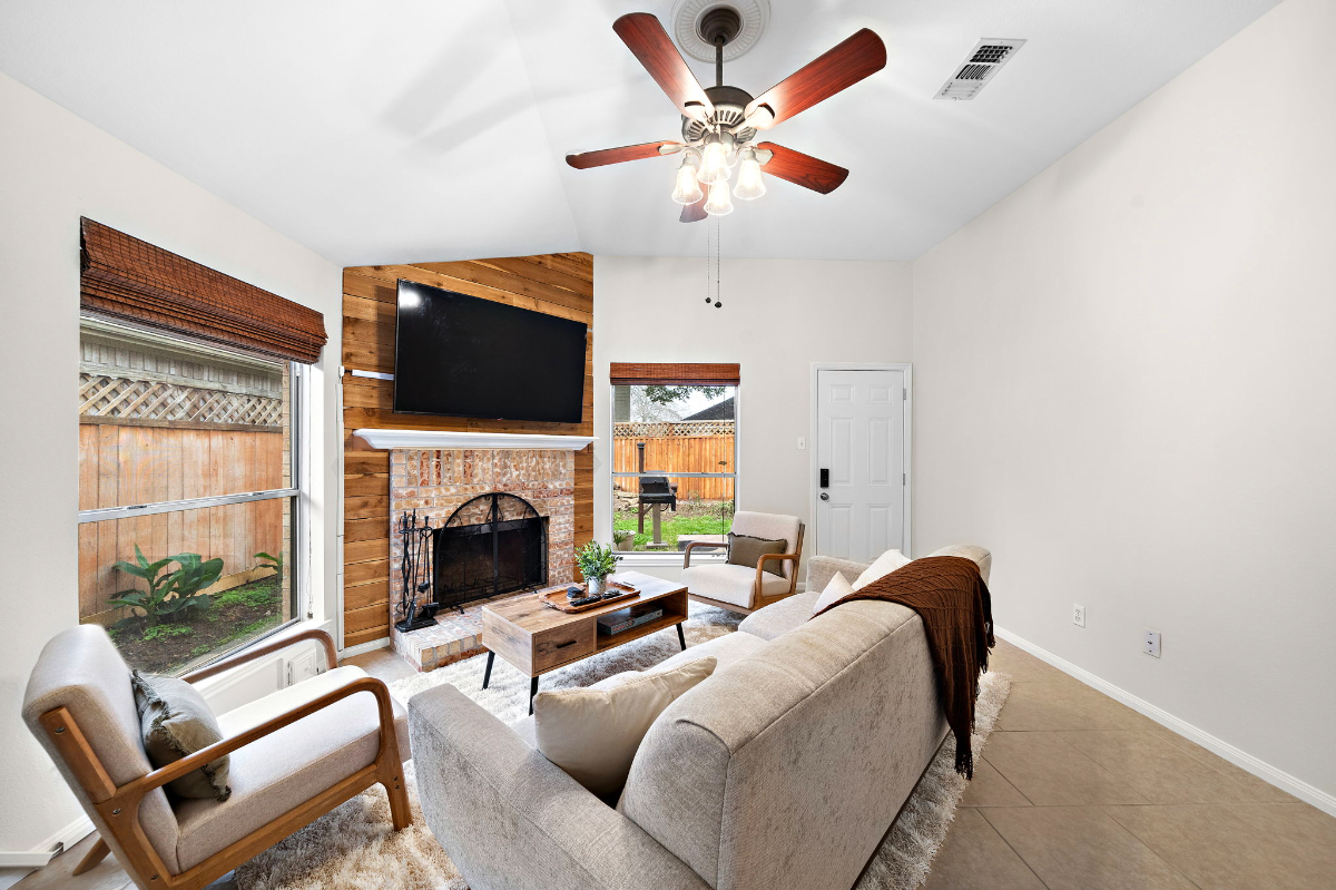 Tomball Tranquility 3BR/2BA Gem - Photo 2