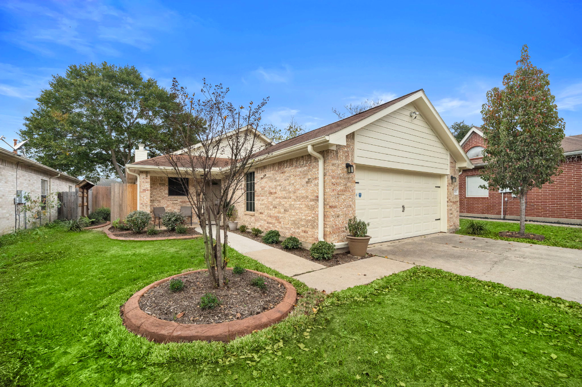 Tomball Tranquility 3BR/2BA Gem - Photo 4