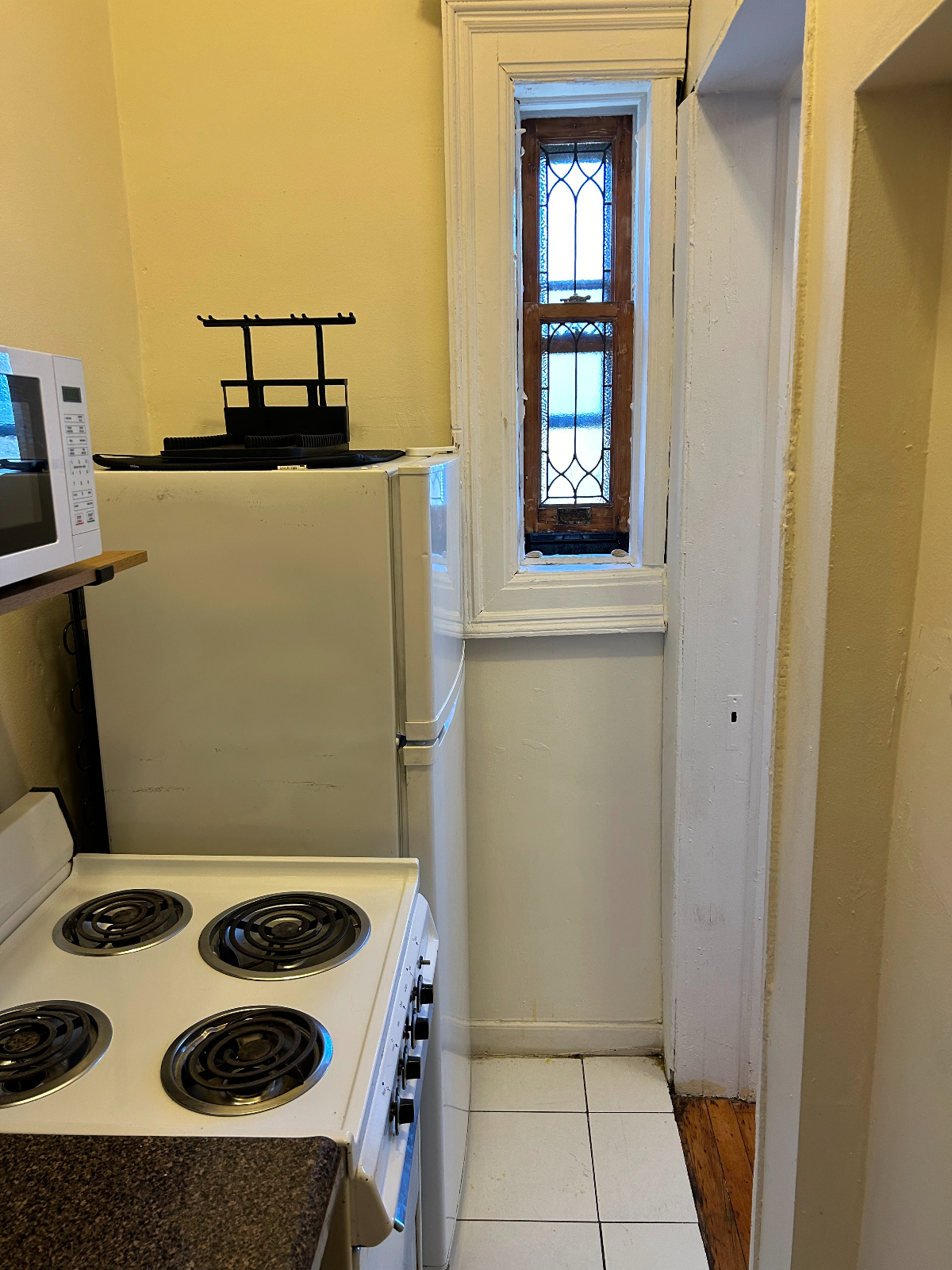 Experience the Cozy Charm of Brooklyn Living l Charming 1-Bedroom Apartment - Photo 7