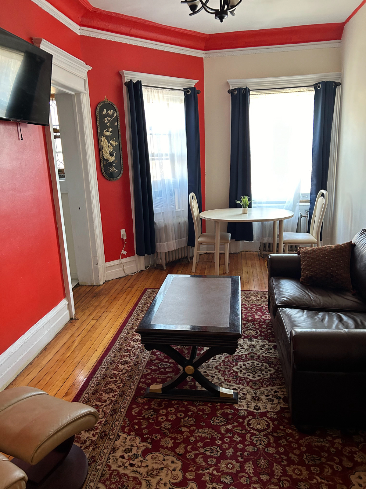Experience the Cozy Charm of Brooklyn Living l Charming 1-Bedroom Apartment - Photo 1