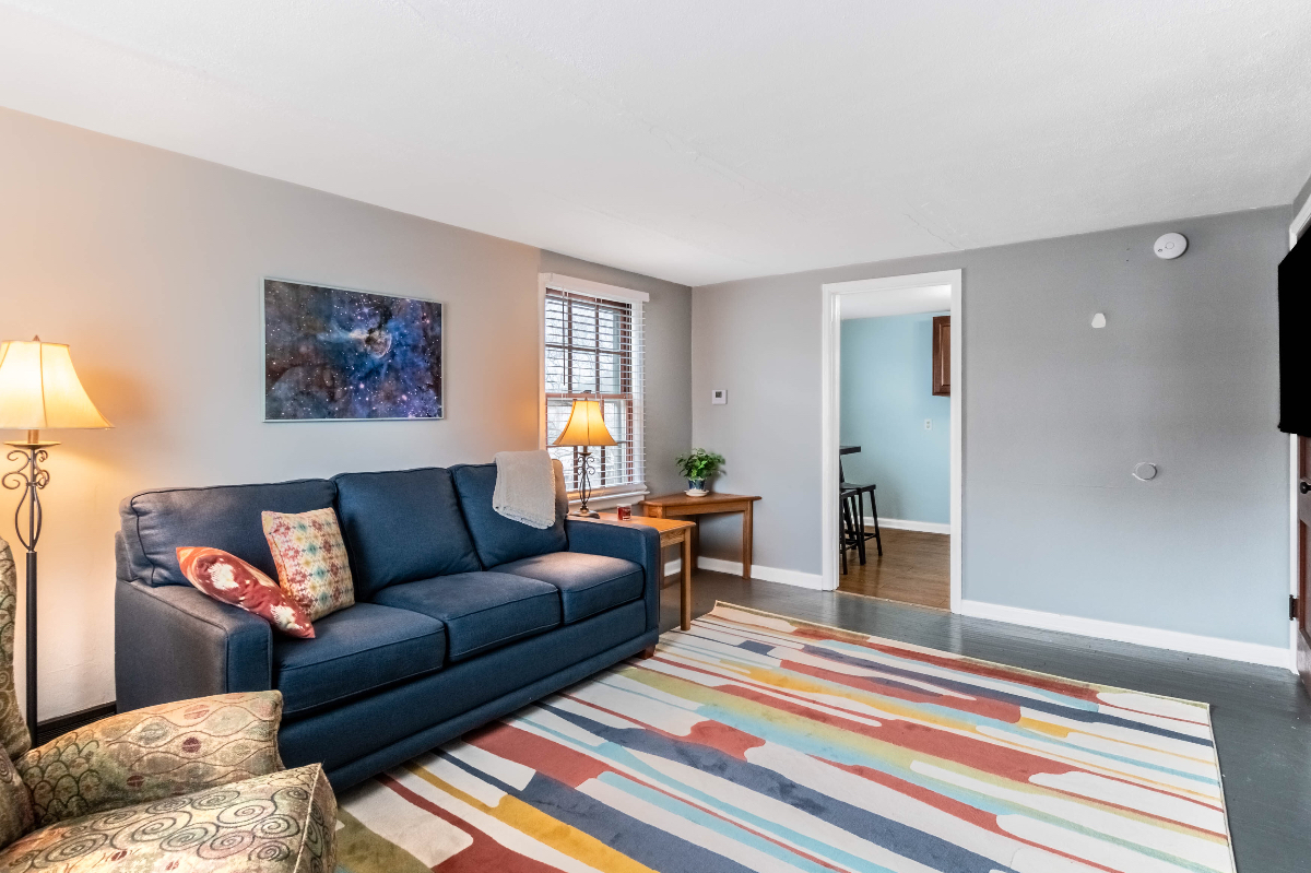 2 Bedroom Apartment - Photo 2