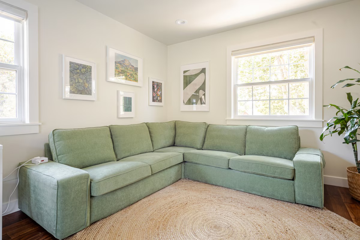 Efficient, Charming Studio in Pittsburg
