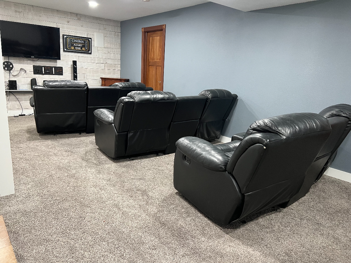 5 Bdrm 3 Bath Luxury & Cozy Retreat Fully Furnished - Your Ideal Home Away from Home - Photo 12