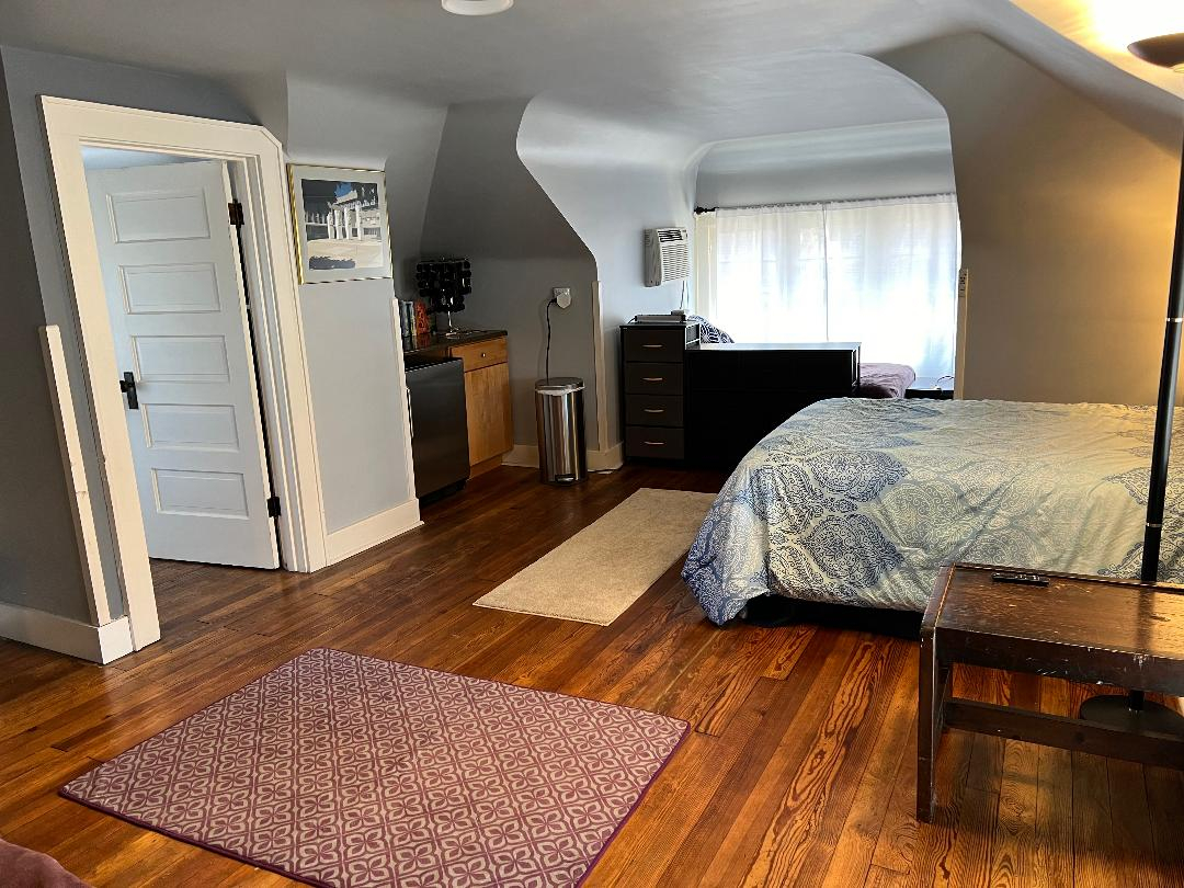 Unique 3rd Floor Studio Apartment, Downtown Morgantown Historic Chancery Hill - Photo 3