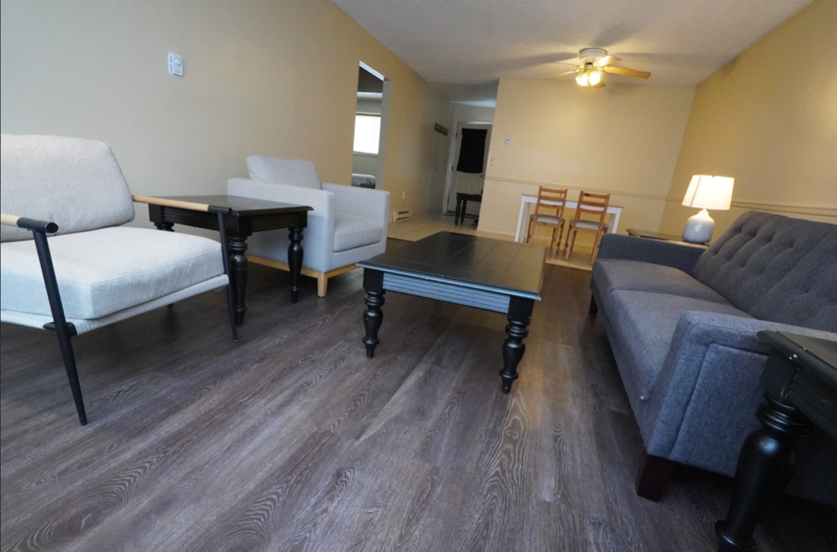 Spacious Two Bedroom Furnished Apartment - Photo 10