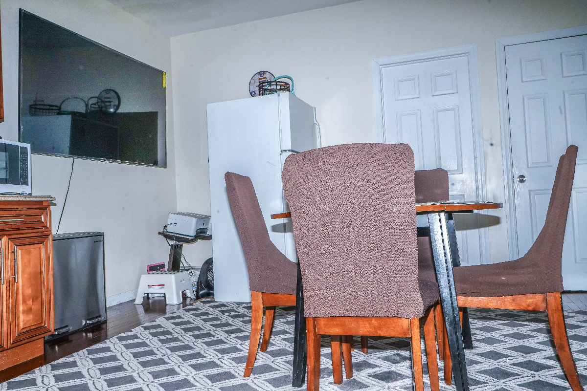 Cozy Room in an Apartment - Photo 3