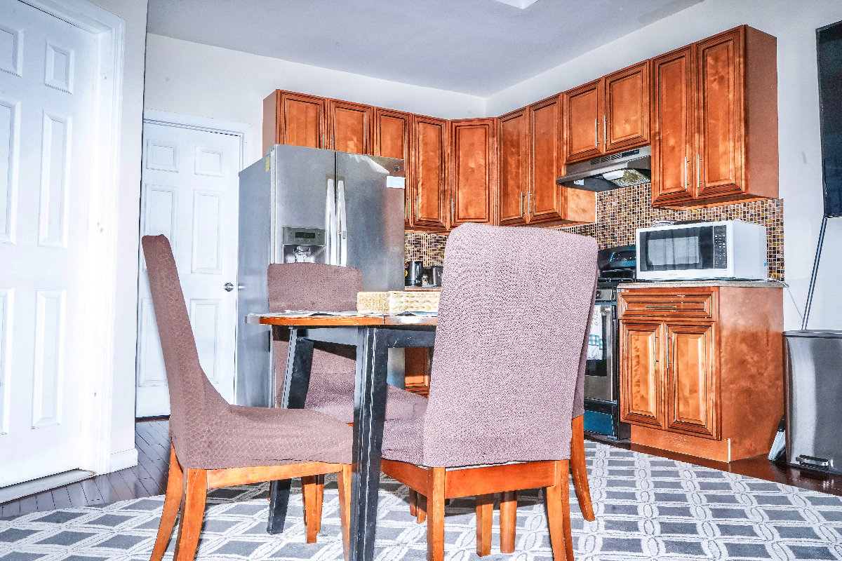 Cozy Room in an Apartment - Photo 4