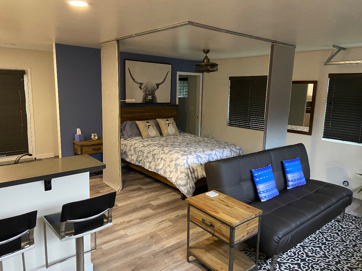 New Studio with Private Patio, Centrally Located in Beautiful San Diego with Walkable Neighborhood - Photo 2
